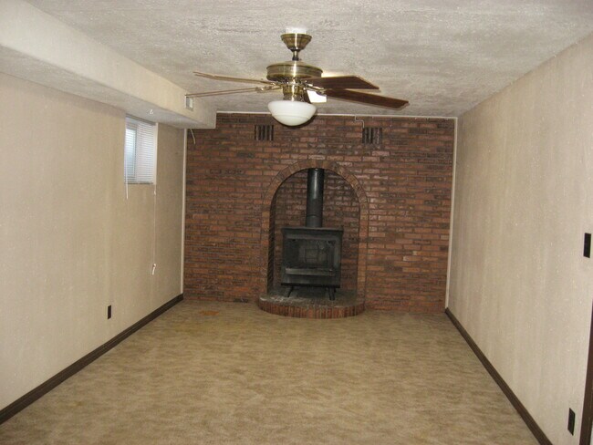 Building Photo - 1762 N 230 W