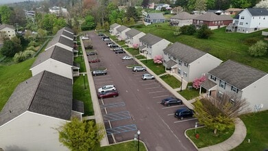 Building Photo - 601 Honeysuckle Ln