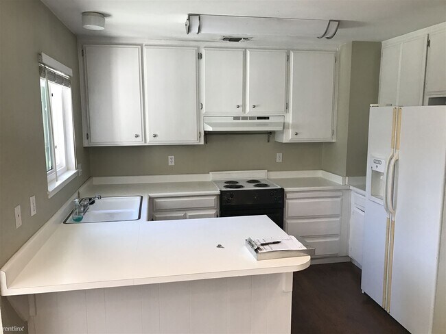 Building Photo - 3 br, 2 bath House - 1509 Crestmont Ave