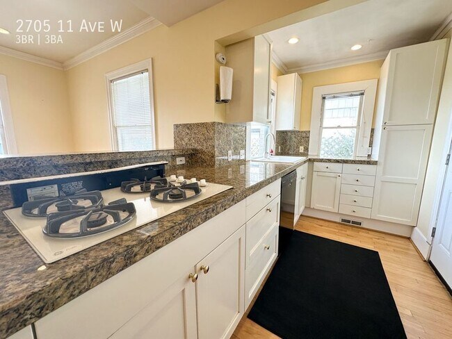 Foto del edificio - Queen Anne - Must See 3 Bedroom / 3 Bath Home