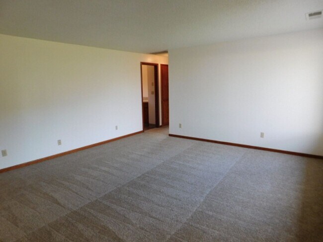 Foto del edificio - 2Bd/1.5Ba Single Story House - For Viewing