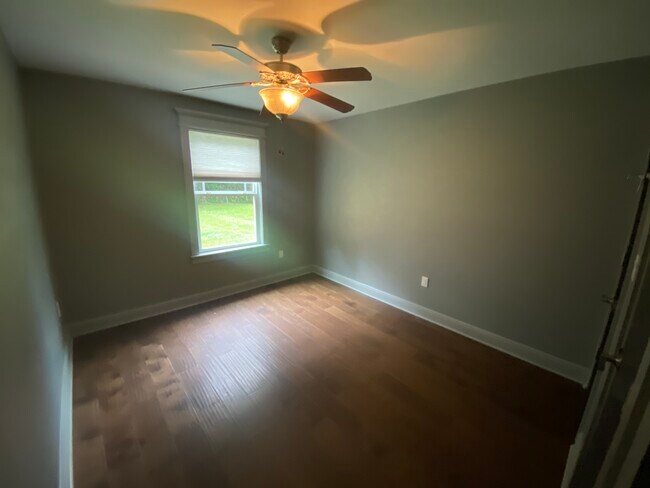 Foto del edificio - 6103 Hwy 85 N