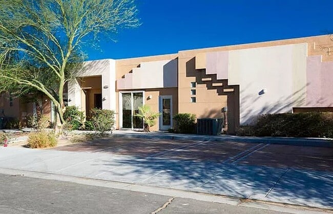 Building Photo - 3760 E Calle De Carlos