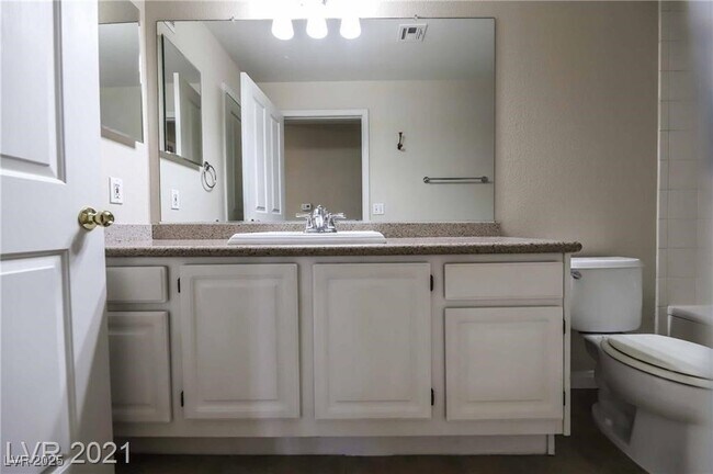 Foto del edificio - 2900 Sunridge Heights Pkwy