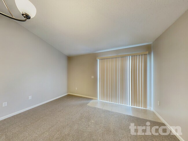 Building Photo - 3951 Hideaway Lane