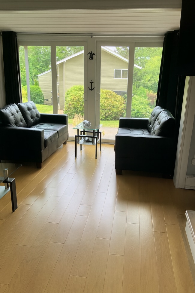 Foto del edificio - 883 Weirs Blvd