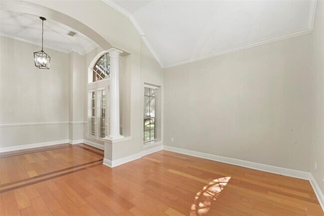 Foto del edificio - 4002 N Barnett Way