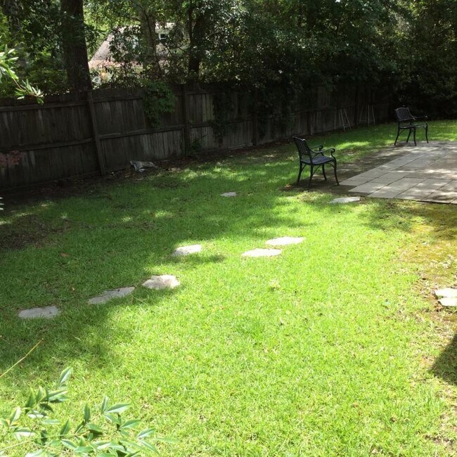 Foto del edificio - 3BR Home with Open Floor Plan & Fenced Backyard