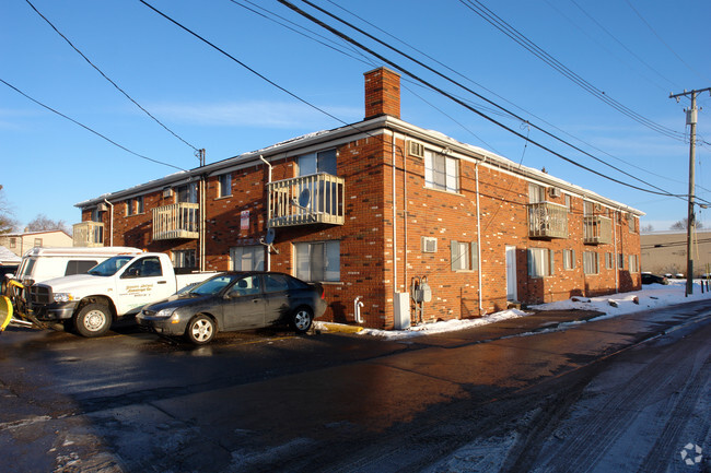 Building Photo - Courtview Apartments