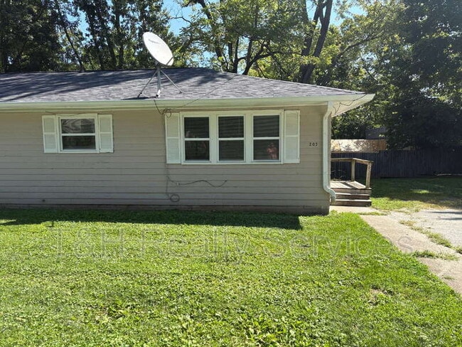 Building Photo - 203 S Starter St