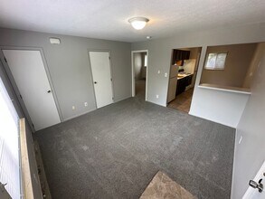 Building Photo - 512 9th Ave