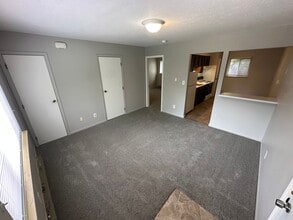 Building Photo - 512 9th Ave