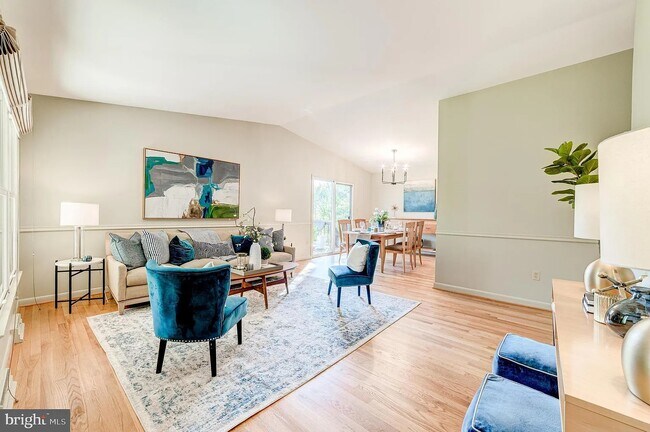 Foto del edificio - 2618 Stirrup Ln