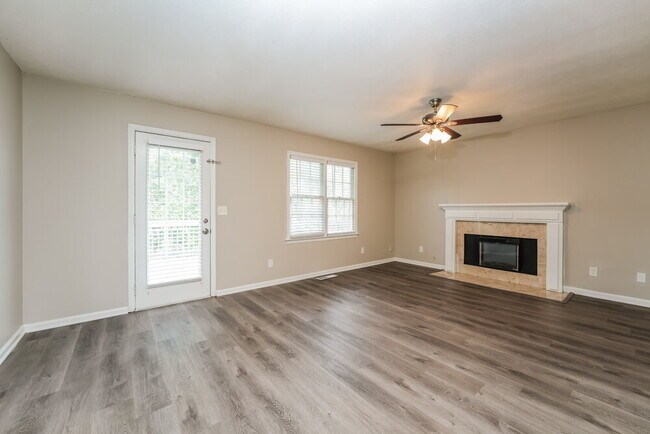 Building Photo - 1484 Yorktown Dr NW