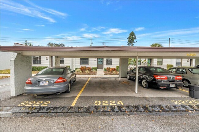 Foto del edificio - 9224 Mission Oaks Blvd