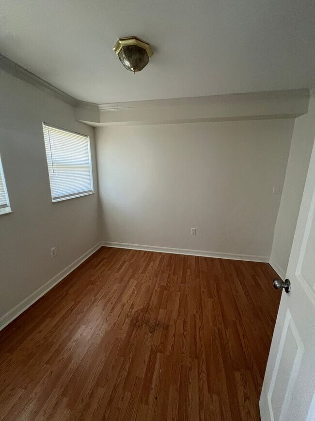 Foto del edificio - 865 Sky Lake Cir