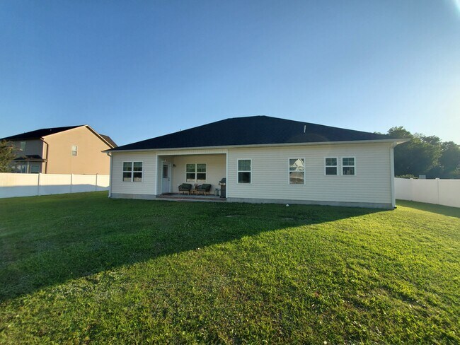 Foto del edificio - 158 Backfield Pl