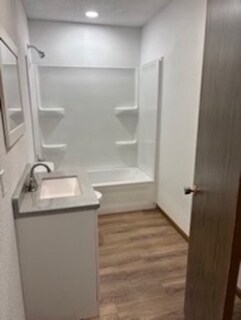 Foto del edificio - 1297 S Frederick Ave