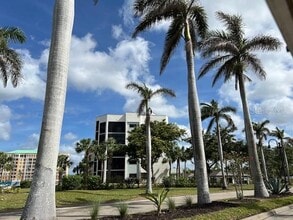 Building Photo - 3020 Matecumbe Key Rd