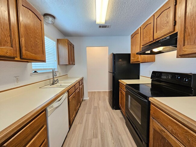 Building Photo - 2209 Dickens Dr