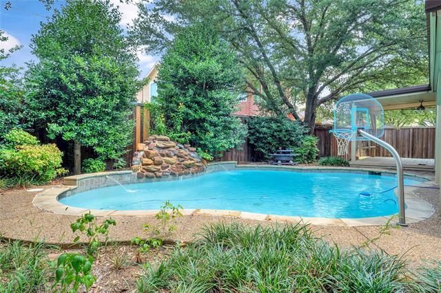 Foto del edificio - 2021 Country Brook Ln