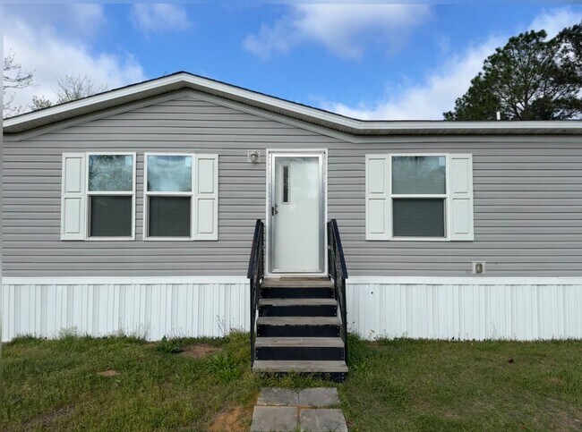 Foto del edificio - 4 Bedroom Home in Albany