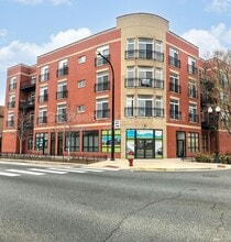 Building Photo - 2520 S Oakley Ave