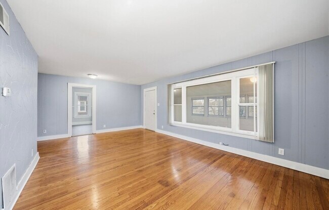 Foto del edificio - 18335 Sherman St