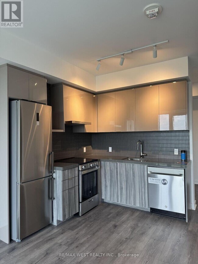 Building Photo - 10 Flavelle Trl