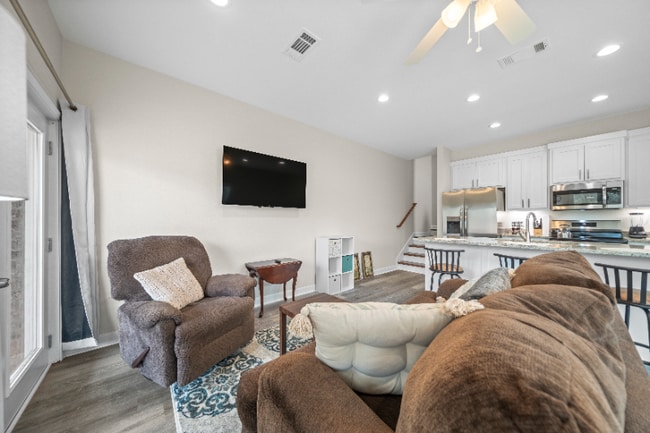 Building Photo - 167 Pebble Beach Pl