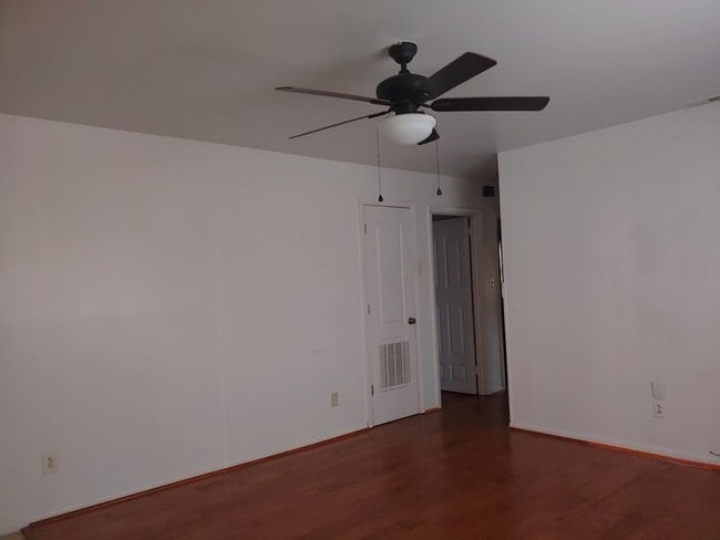 Building Photo - Rancher Style Home