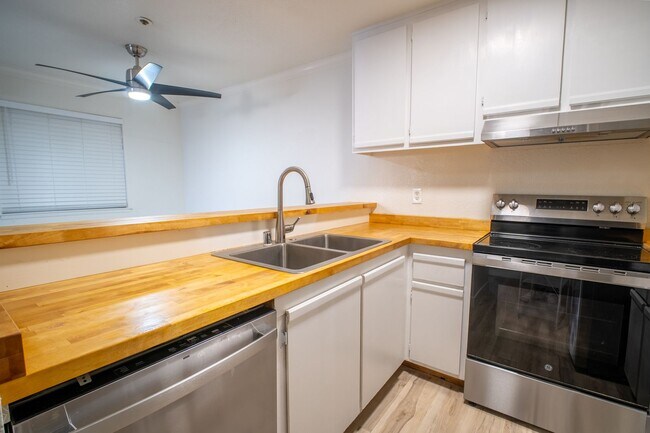 Foto del edificio - 1019 Dornajo Way