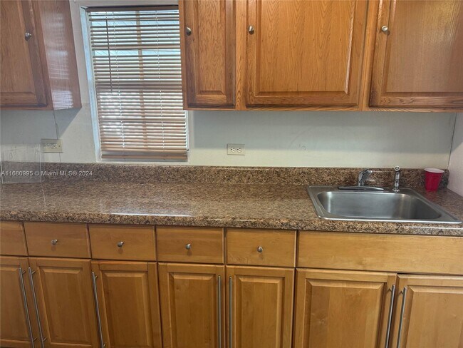 Foto del edificio - 20600 NW 55th Ct