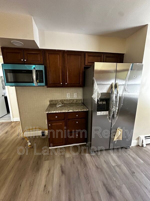 Building Photo - 24034 Meadowlark St