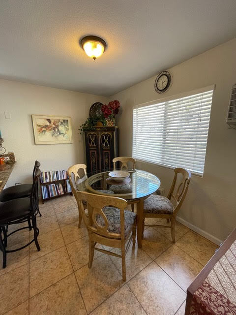 Comedor - 5422 Adobe Falls Rd