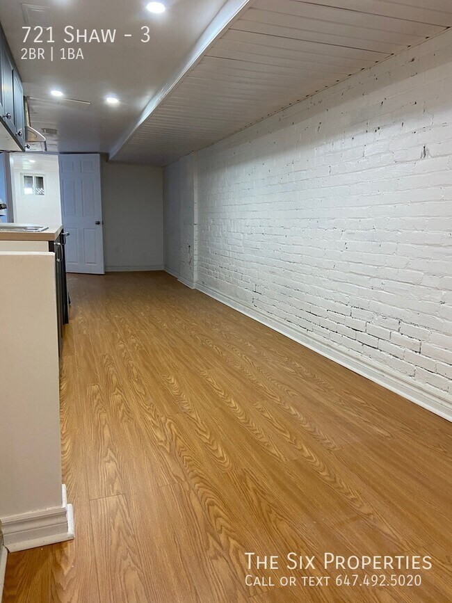 Photo du bâtiment - Two Bedroom Apartment