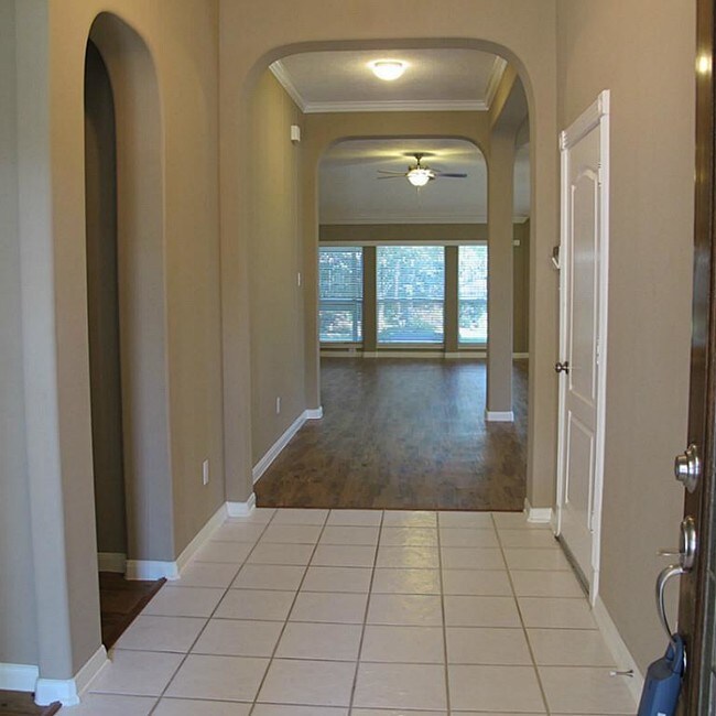 Foto del edificio - 1490 Garden Lakes Dr