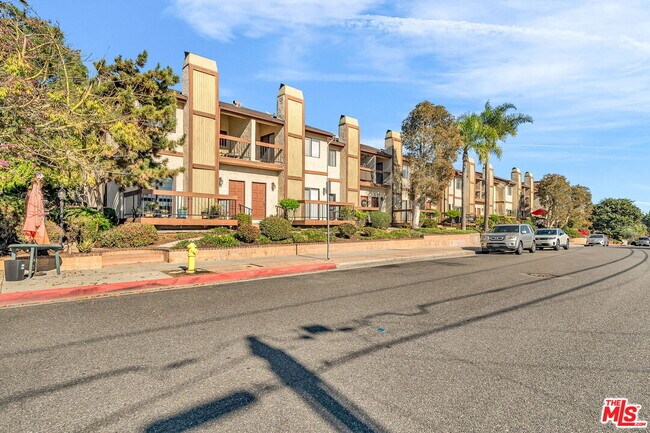 Foto del edificio - 2333 241st St