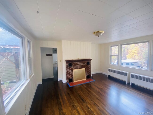 Building Photo - 5 Old State Rd