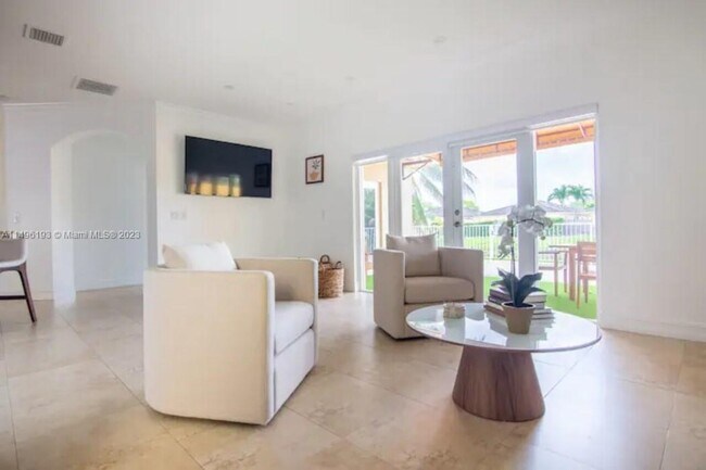 Foto del edificio - 15566 SW 13TH Ter