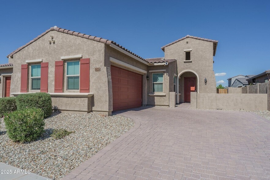 Foto principal - 14084 W Desert Flower Dr