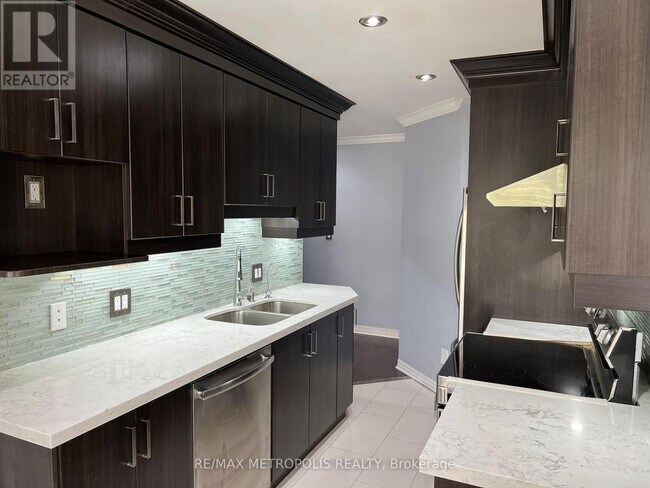 Building Photo - 29-929 Rosebank Dr