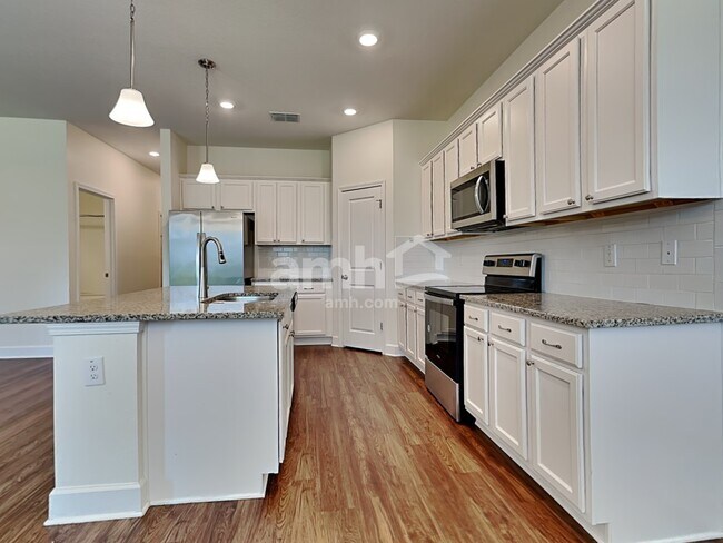 Building Photo - 918 Walden Woods Dr