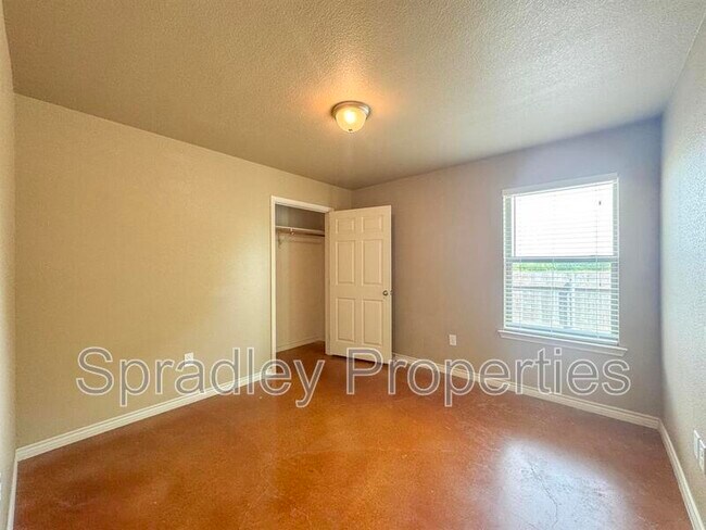 Building Photo - 1537 Chance Ct