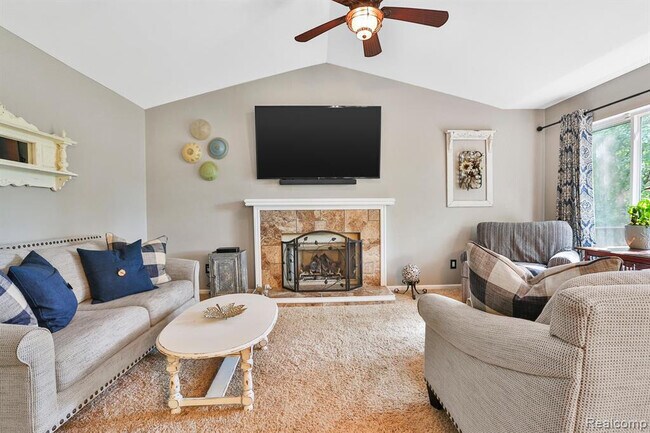Foto del edificio - 3288 Hickory Dr