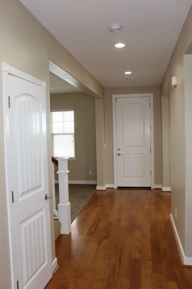 Building Photo - Wonderful corner home in Spreckels
