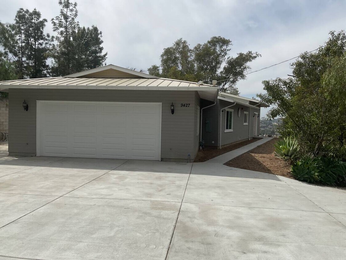 Foto principal - 9427 Vista Dr