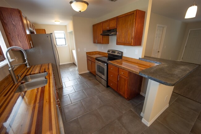 Building Photo - 6498 Brevard St