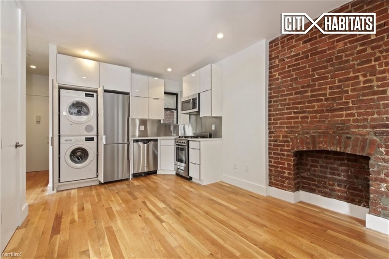 Primary Photo - 222 W 22nd St