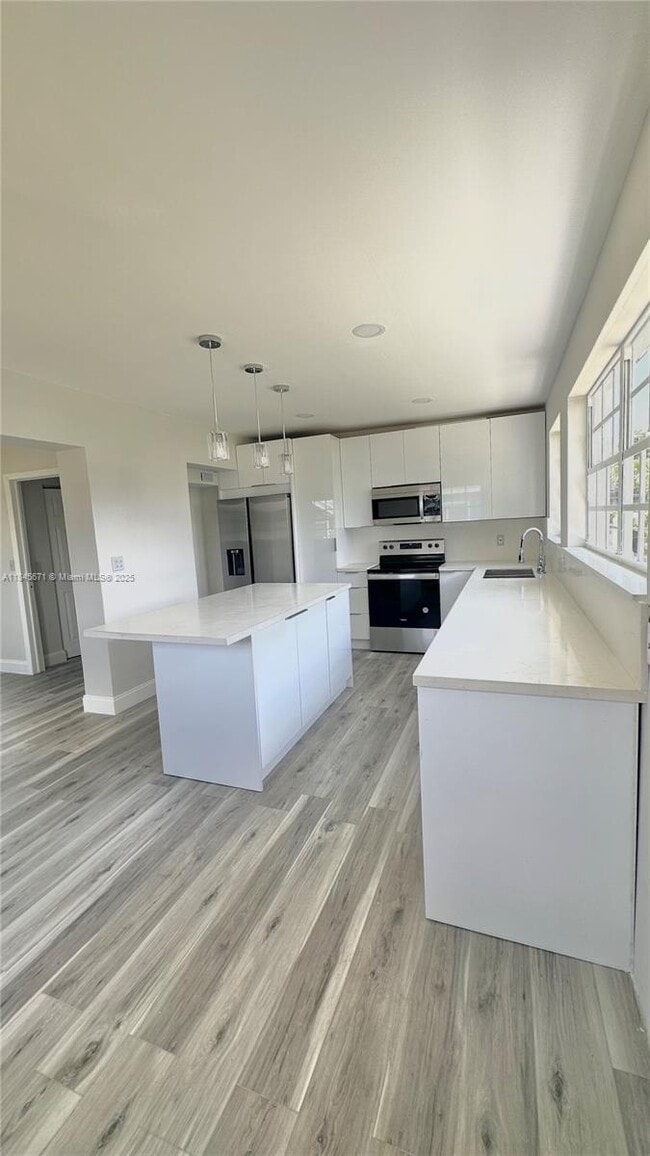 Foto del edificio - 8350 SW 32nd St